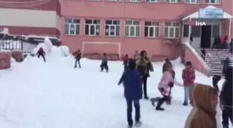 Bingöl Beyaza Büründü... Kar Yağışına En Çok Çocuklar Sevindi