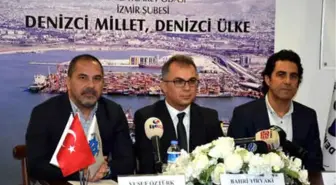 İzmir'de Kışın Denizde Yüzecekler