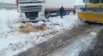 Kırşehir'de Kardan Kapanan 83 Köy Yolu Ulaşıma Açıldı