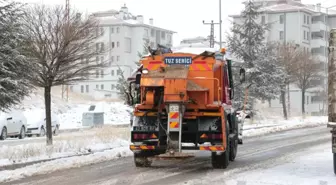 Beyşehir'de Yollarda Tuzlama Çalışmaları