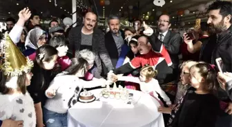 Engelsiz Kafe'de Yeni Yıl Kutlaması