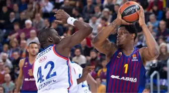 Euroleague'de Anadolu Efes, Deplasmanda Barcelona'ya Yenildi