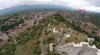 Tokat Tarihi Niksar Kalesi'nin Surlarındaki Yazılar Tepki Çekti