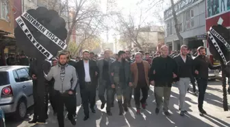 Adıyaman 1954 Spor Kulübünün Yöneticileri Valilik Önüne Siyah Çelenk Bıraktı