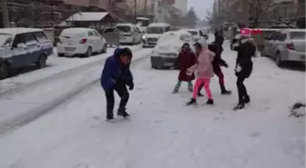 Afyonkarahisar Çocukların Kar Sevinci