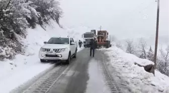 Karla Mücadele Çalışması Yürüten İş Makinesi Devrildi: 1 Ölü