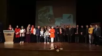 Bayrak Şiirleri Yarışması'nda Dereceye Girenlere Ödülleri Törenle Verildi