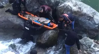 Aracın Çarpmasıyla Çoruh Nehri'ne Düşüp, Öldü