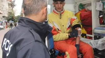 Bıçaklanan Kağıtçının Gözyaşları