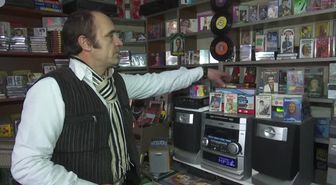 Çeyrek Asırdır Teknolojiye Direnen Kasetçi (2)