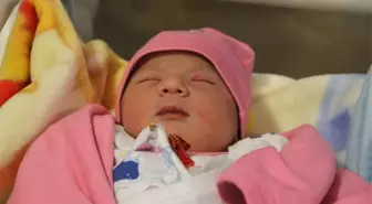 Çorum'da Yeni Yılın İlk Bebeği 'Asel' Oldu