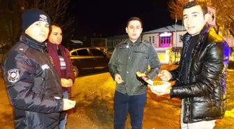 Hisarcık Kaymakamı Başar'dan Polislere Baklava İkramı