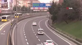 İstanbul'da Yeni Yılın İlk Gününde Yollar Boş Kaldı