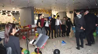 Oltulu Gençler Yeni Yıla Türkülerle Girdiler