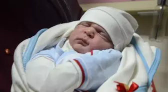 Ordu'da Yeni Yılın İlk Bebeği 'Baran Alparslan'