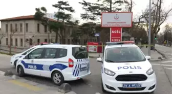 Üsküdar'da Hastanede Önünde Şüpheli Paket Alarmı(1)