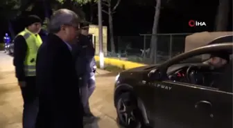 Vali Deniz'den Yeni Yılda Vatandaşlara Kitap Hediyesi