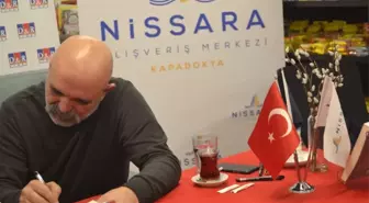 Ercan Kesal'ın İmza Günü Yoğun İlgi Gördü