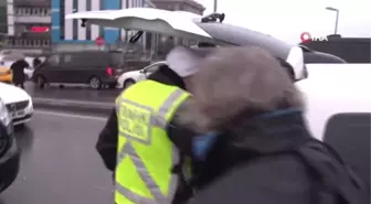 Yolcuya Çarpan Metrobüs Şoförü İfadesi Alınmak Üzere Polis Merkezine Götürüldü