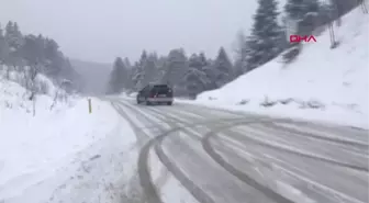 Karabük Çinli Turistler, Safranbolu'da Kar Yağışının Keyfini Çıkardı