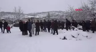 Kayseri Lise Öğrencisinin Köpek Saldırısı Sonucu Öldüğü İlçede Protesto Eylemi