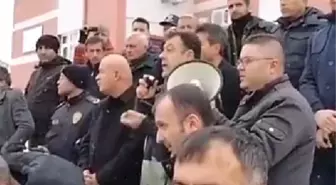 Lise Öğrencisinin Köpek Saldırısı Sonucu Öldüğü İlçede Protesto Eylemi (2)