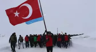 Sarıkamış Şehitleri, Hakkari'de 2 Bin 800 Rakımda Yürüyüşle Anıldı