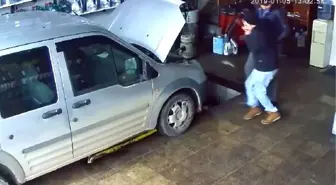 Motordan Fırlayan Fare Yürekleri Hoplattı