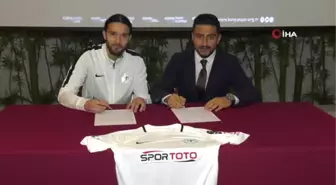 Atiker Konyaspor'a Makedon Sol Bek