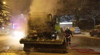 Başkent'te Kar Küreme Aracı Küle Döndü