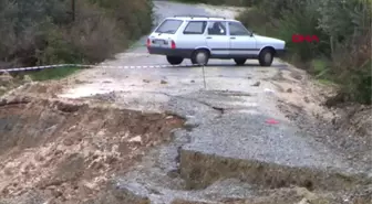 Mersin'de Aşırı Yağış Yol Çökertti