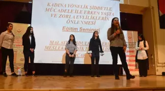 Öğrenciler Kadına Şiddete Dikkat Çekti