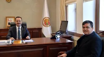 Vali Şentürk Ziyaretleri Kabul Etti