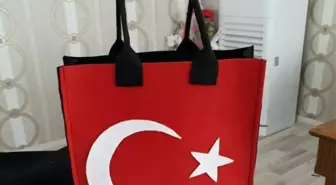 Kullanılmayan Elbiseler Cüzdan Görünümlü Bez Poşetlere Dönüşüyor