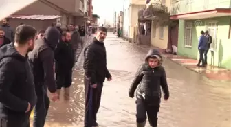 Manisa'da Sağanak Su Baskınlarına Neden Oldu