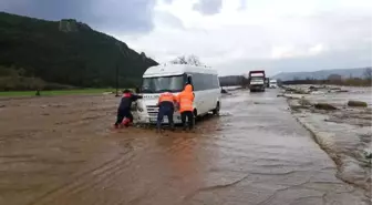 Tire-Belevi Karayolu, Sel Nedeniyle Ulaşıma Kapandı (2)