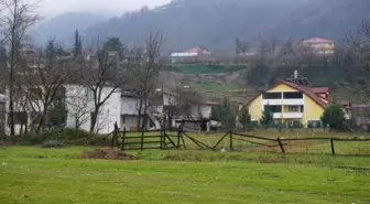 150 Hanelik Mahallenin Yolu Heyelanda Çöktü