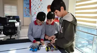 Bigadiç'te Robotik Kodlama Atölyesi Açıldı