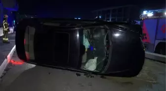 Kağıthane'de Devrilen Otomobilin Sürücüsü Yaralandı