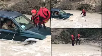 Kıbrıs'ta Su Basan Karayolunda Mahsur Kalanlar Böyle Kurtarıldı