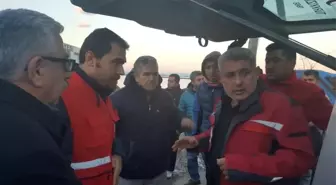 Kızılay'dan Amik Ovasında Su Basan Mahalleye Yardım