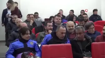 Ressam Polis Başmüfettişi Ahmet Sula Konferansta Acenta Temsilcileri ile Bir Araya Geldi