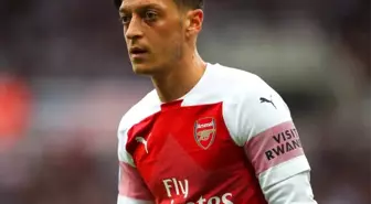 Arsenal Teknik Direktörü, Mesut Özil'in Takımdan Ayrılacağını Düşünmüyor