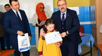 Vali Ustaoğlu, Öğrencilerin Karne Heyecanına Ortak Oldu