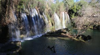 Kurşunlu Şelalesi Kışın da Turistlerin Gözdesi
