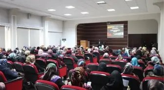 Erzincan'da 'Temel Aile Bilinci Eğitimi' Seminerleri Düzenleniyor