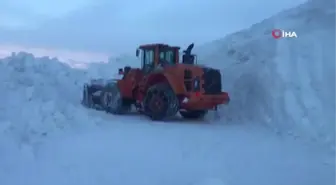 Kar Kalınlığının 5 Metreyi Bulduğu Adıyaman-Sincik-Malatya Karayolu Bir Ay Sonra Ulaşıma Açıldı