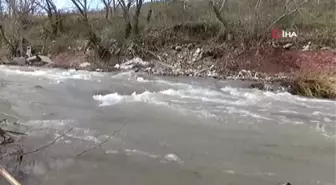 Kazları İçin Derenin Üstüne Teleferik Kurdu