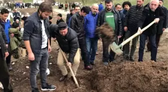 Ünlü Oyuncu Erkan Can'ın Ağabeyi Son Yolculuğuna Uğurlandı (2)