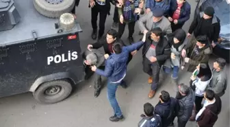 11 Yaşındaki Çocuğa Cinsel İstismar Girişiminde Bulunan Sapık, Öfkeli Kalabalık Tarafından Linç Edildi